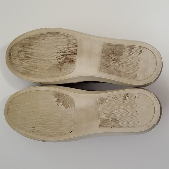 5/$25 - Steve Madden gold shoes- sz 9.5 - Picture 3 of 12